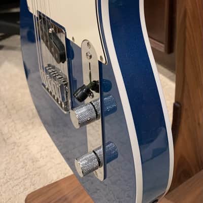 Fender Telecaster Lake Placid Blue with double binding image 2