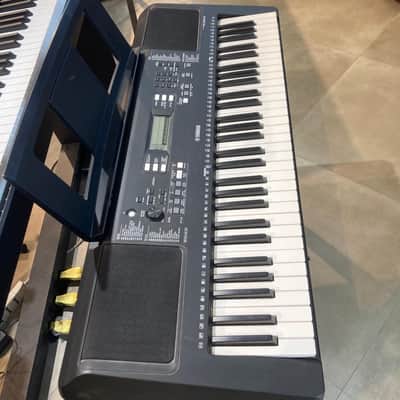 Yamaha PSR-E363 61-Key Portable Keyboard 2017 - Present - Black image 3