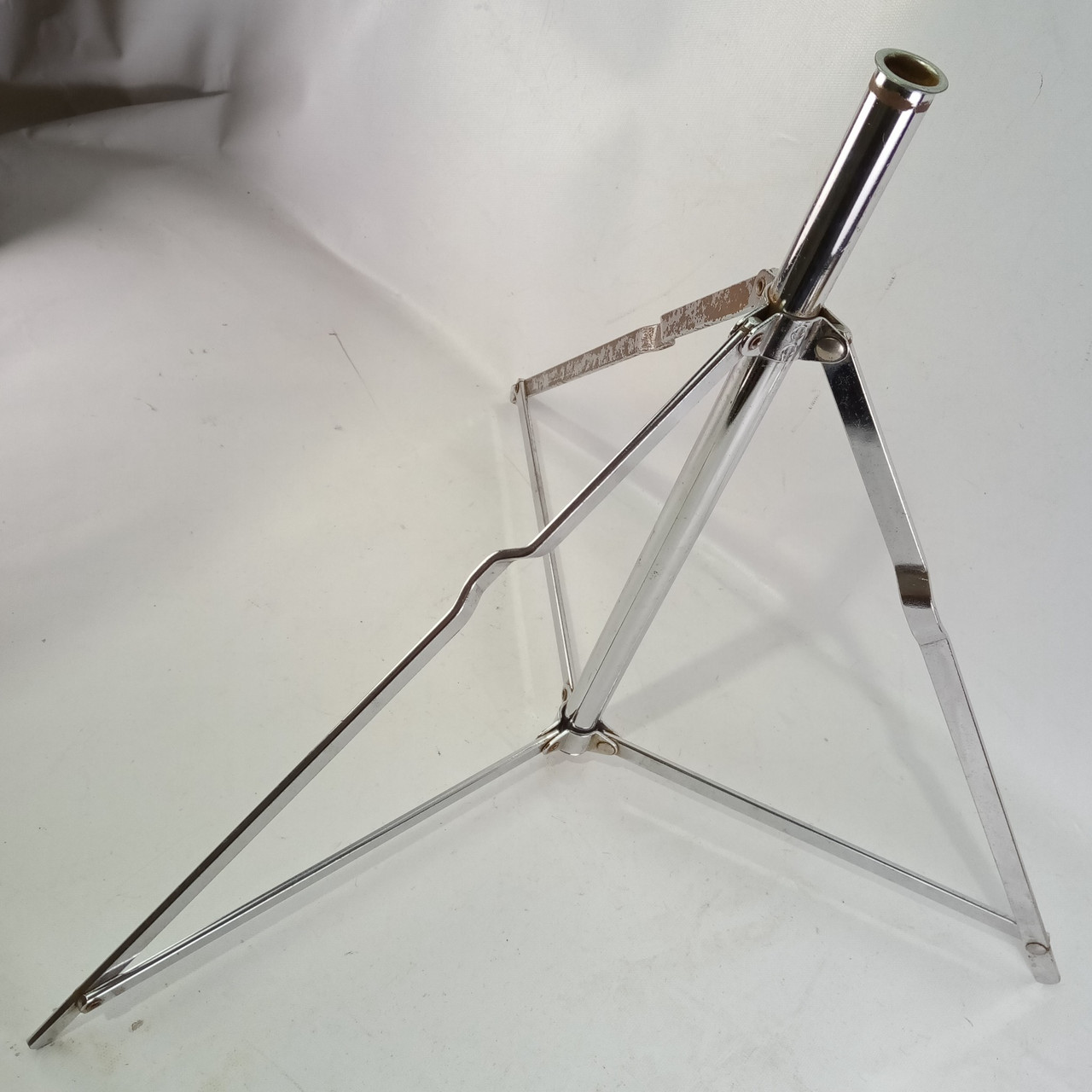 WFL Ludwig Snare Drum/Cymbal Stand Tripod Base Chrome Vintage 40s Chicago — main photograph