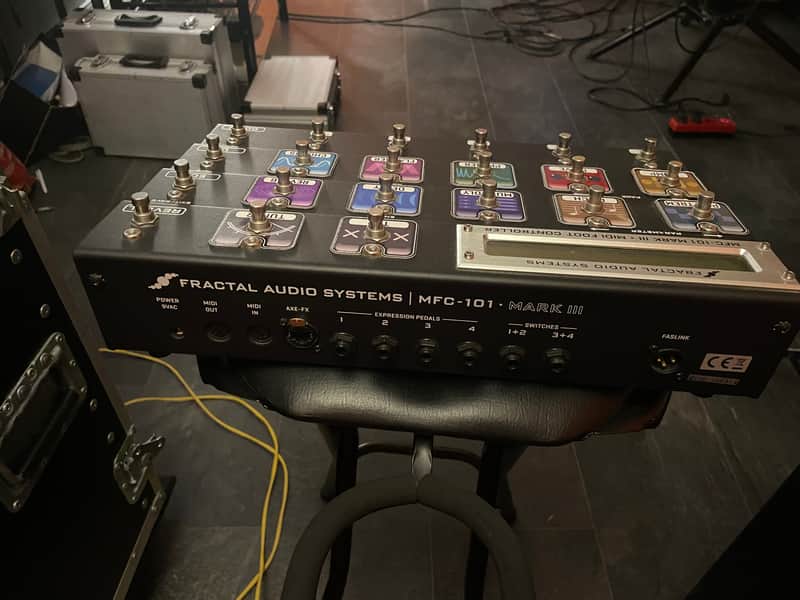 Fractal Audio AXE FX II with MFC101 mark III controller plus 2U
