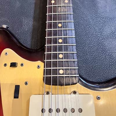 Fender Jazzmaster 1959 - Sunburst with Gold Anodized Pickguard image 4