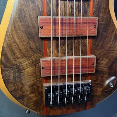 Carl Thompson 6 string Custom 3D scroll image 4