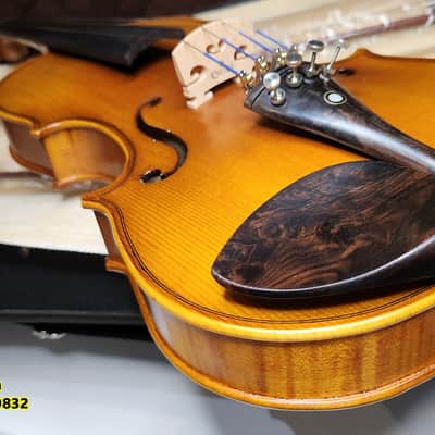 Cecilio 4/4 Deluxe Student+ Violin Aged 2 Years+ Tonewoods Solid Spruce Top Flamed Maple,Neck & sides, Inlaid Purfling, All-Ebony Components, Independent Fine-Tuners, Mongolian Horsehair Brazilwood Bows, Satin Antique Finish image 8