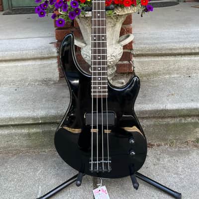Dean Edge 09 4-String Bass w/ Gig Bag (Excellent Condition, 2013, Classic Black) image 3