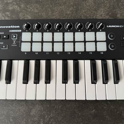 Novation Launchkey Mini MKII **AS NEW**