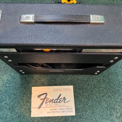1971 Fender Vibro Champ - Amp (6-Watt 1x8" Guitar Combo) image 10