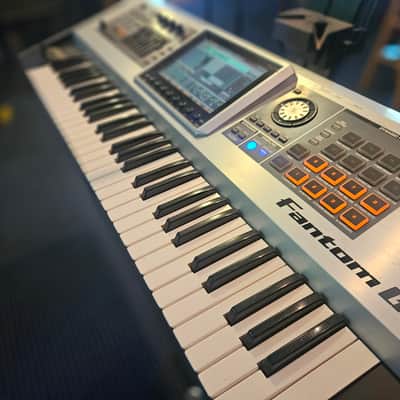 Roland Fantom-G6 61-Key Workstation Keyboard 2008 - 2012 - Silver image 4