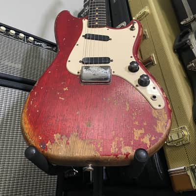 Fender Duo-Sonic Mahogany Body with Rosewood Fretboard 1961 - 1964 - Candy Apple Red image 3