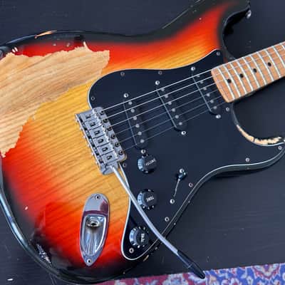 Fender Stratocaster 1979 - Sunburst in Very good condition with Original Hardcase image 2