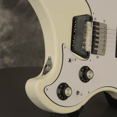 1970's Ovation BREADWINNER White with very early features image 15