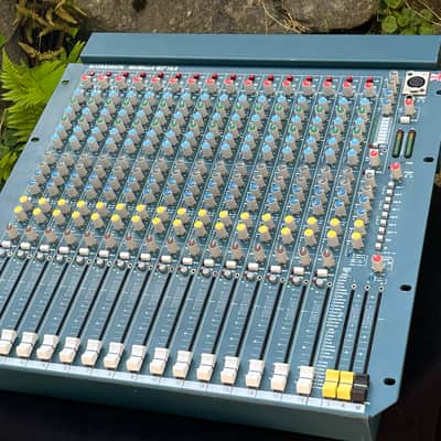 Immagine Allen & Heath MixWizard WZ3 16:2 16-Input Stereo Mixer 2004 - 2013 - Blue - 2