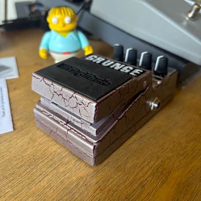 Share Digitech Grunge Distortion With Box Overdrive Effects Pedal DOD image 2