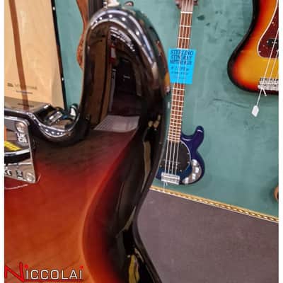 Fender Geddy Lee Jazz Bass, Maple Fingerboard, 3-Color Sunburst Demo image 8