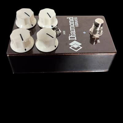 Diamond Vibrato V2 2024 - Present - brown X9383 image 4