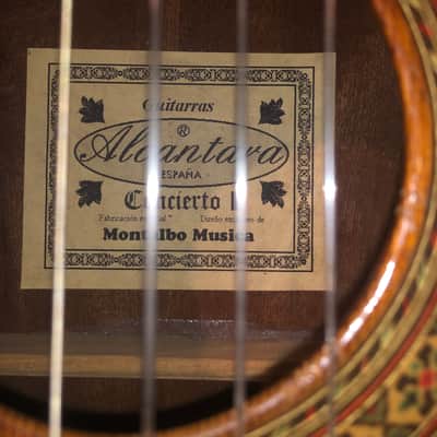 Alcantara Espana Concierto II 1995 Natural Classical Guitar Solid Cedar / Walnut image 4