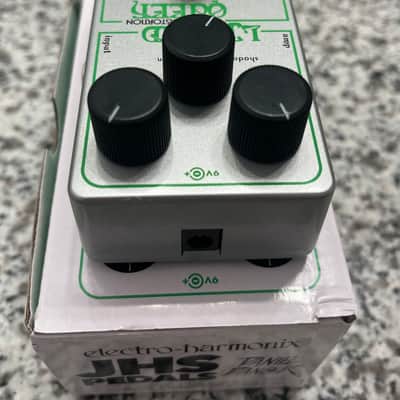 Electro-Harmonix / JHS Nano Lizard Queen Octave Fuzz 2023 - Present - Silver / Green β (Κα΄α΄α΄
α΄
α΄κ±α΄ΚΙͺα΄α΄Ιͺα΄Ι΄) image 5
