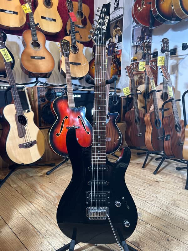 Ibanez Gio - Black imagen 1