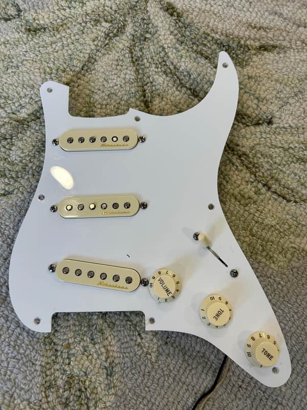 Fender Noiseless Stratocaster Loaded Pickguard image 1