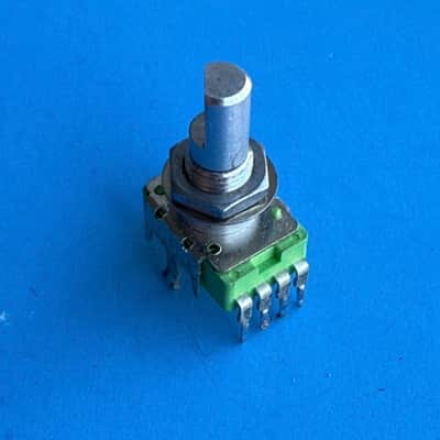 AKAI MPK 25 APC40 MKI MIDI Controller Part: ALPHA Potentiometer 2.5KB Pot image 8