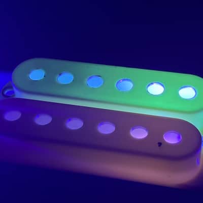 Pre cbs Nylon Pickup cover for Stratocaster®️ correct tool marks Vintage white aged image 17
