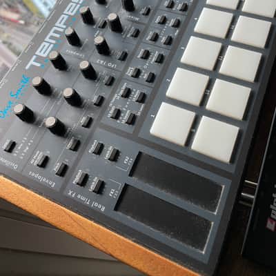 Dave Smith Instruments Tempest 6-Voice Drum Machine 2011 - 2018 - Black with Wood Sides