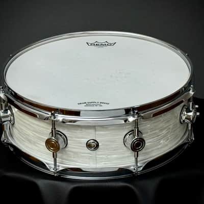 Custom Built Maple 14 x 4 Inch Snare Drum White Oyster Maple Snare Drum 2025 - White Oyster Wrap image 7