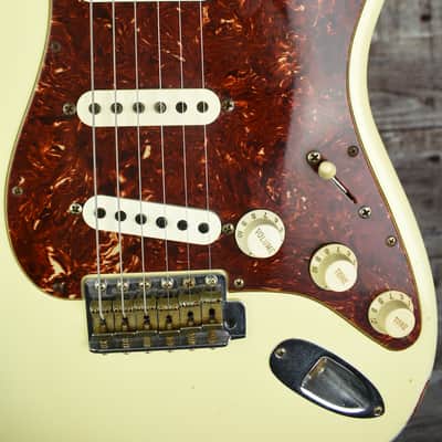 1962 Fender Stratocaster Custom Shop Vintage White over Dakota Red image 3