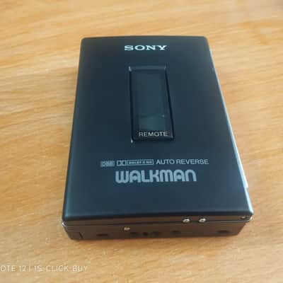 Sony WM 607 1989 - Sony Walkman Cassette player WM 607 black working image 4
