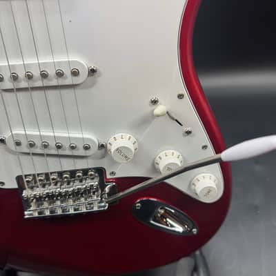 Fender Standard Stratocaster 2007 - Red image 5