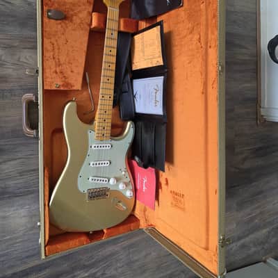 Fender Fender 1962 Stratocaster Relic Limited Edition 2022 2022 - Aged Atzec Gold image 3