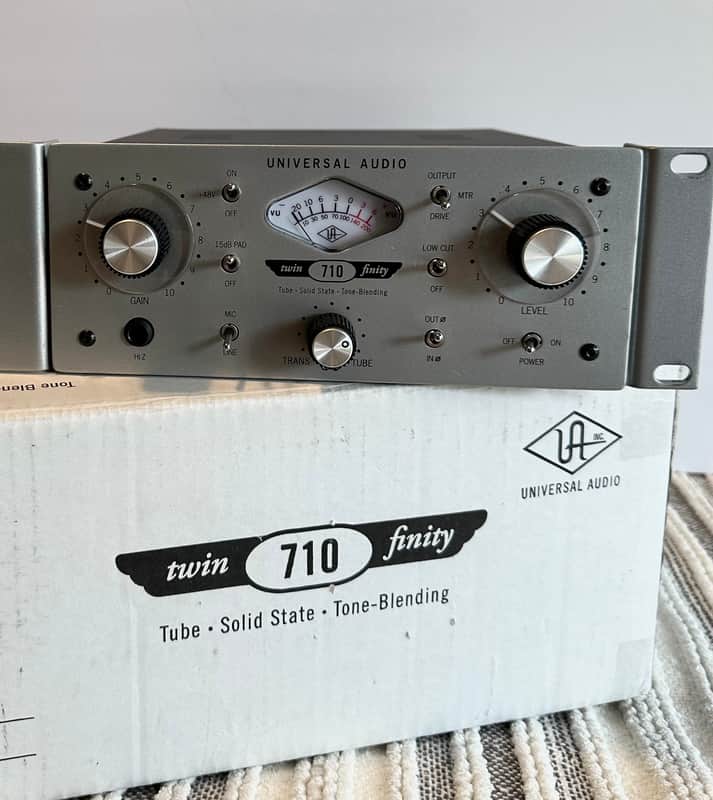 Universal Audio 710 Twin-Finity Microphone Preamp 2009 - Present - Silver image 1