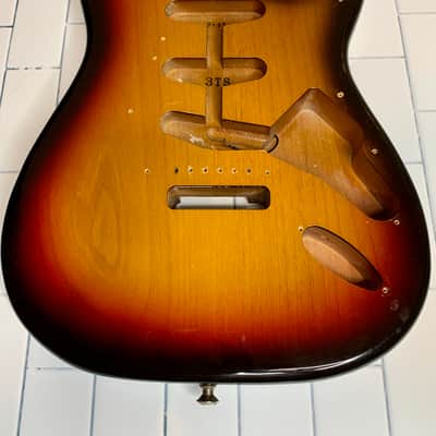 Allparts Stratocaster Body 4.0lbs 3 color sunburst image 12