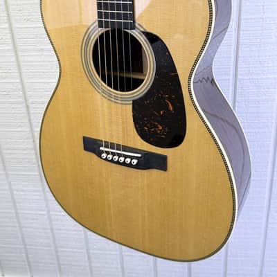 Martin 00-28 w/Case M2980843 image 7