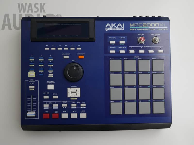 Akai MPC 2000 XL / Blue / Serviced / 32MB / Cardreader image 1