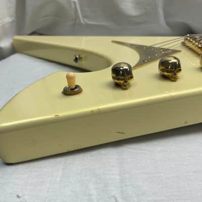 Washburn PT60 PT-60 Flying V Guitar with Case image 9
