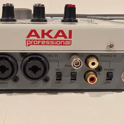 Akai MPC Renaissance Groove Production Studio 2012 - 2019 - Grey image 8