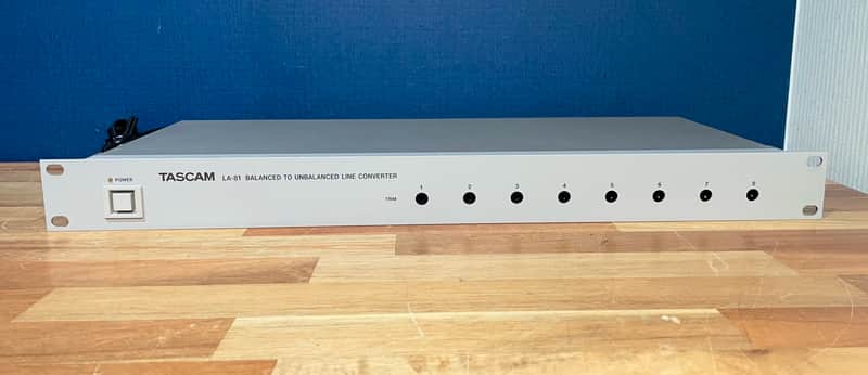 Tascam LA-81 8ch Balanced to Unbalanced Line Converter image 1