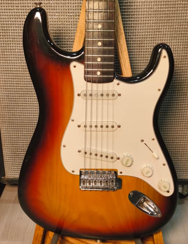 Fender Stratocaster with 3-Bolt Neck, Maple Fretboard 1975 Sunburst image 1