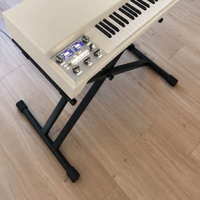 Mellotron M4000D Standard – 2023 – Mint Condition – Official Flight Case – Original Invoice image 1