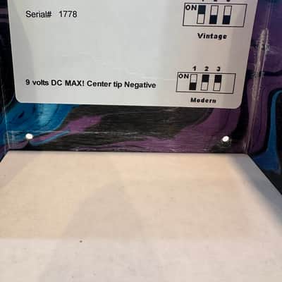 Sweet Sound Mojo Vibe – MINT Swirl Finish (2012) w/ Original Box & Manual! image 9