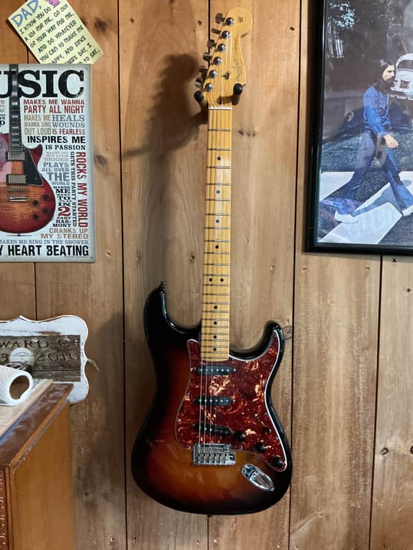 2014 Fender American Standard Stratocaster with Maple Fretboard 2008 - 2016 - 3-Color Sunburst image 1
