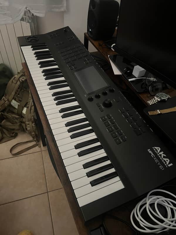 Akai MPC Key 61 Standalone Workstation Synthesizer 2022 - Present - Black image 1