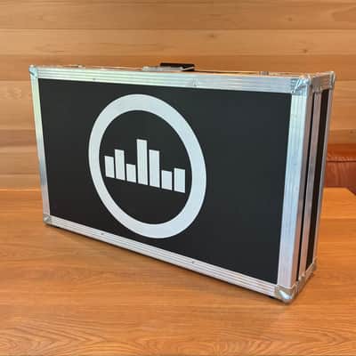Temple Audio TRIO 28 GM Pedalboard with Flight Case 2010s - Gunmetal image 10