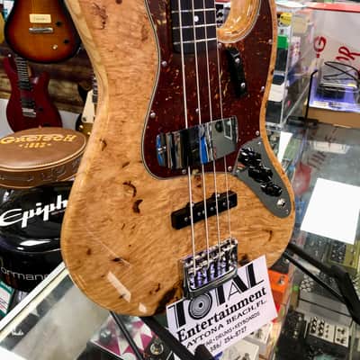 Fender Custom Shop Artisan Maple Burl Jazz Bass®, 3A Rosewood Fingerboard - Aged Natural image 8