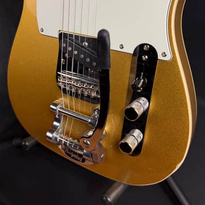Squier Classic Vibe Custom Telecaster SH Electric Guitar Aztec Gold w/ Bigsby image 8
