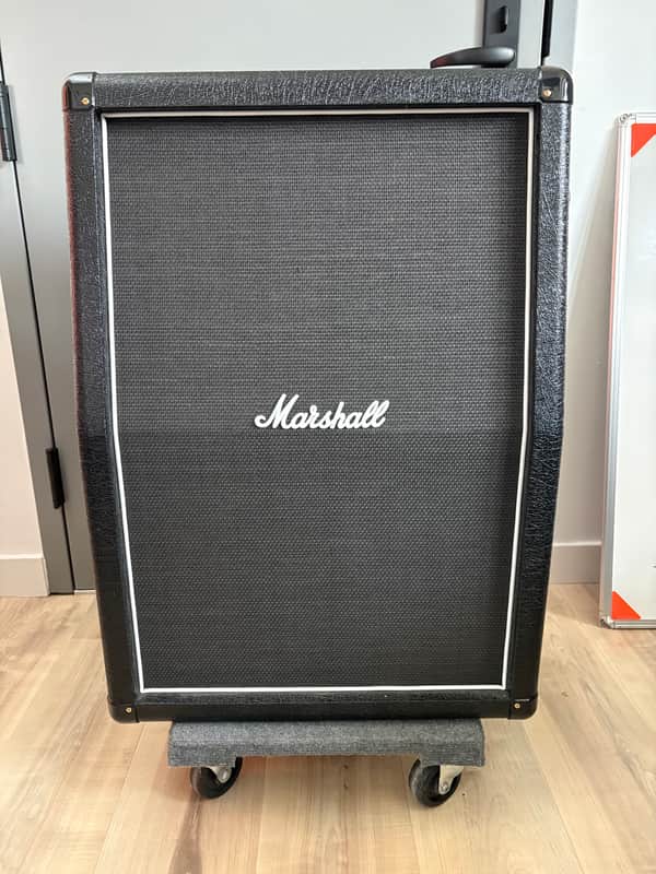 Marshall MX212AR 160-Watt 2x12" Vertical Angled Guitar Speaker Cabinet 2012 - Present - Black