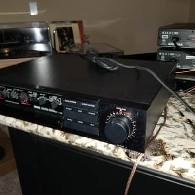 Yamaha C80 Preamplifier  Black image 4