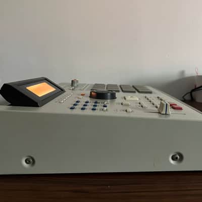 Akai MPC2000XL MIDI Production Center 2000 - 2005 - Grey image 5