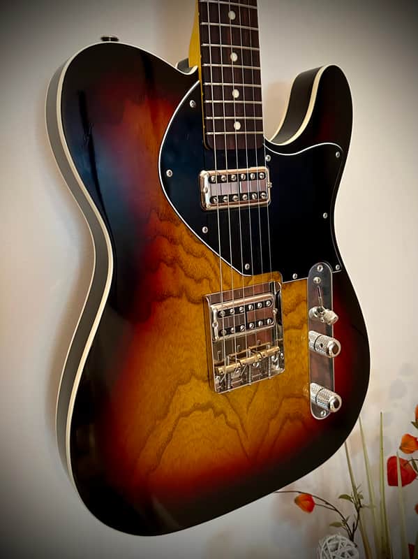 TopHat Telavarius Custom 2024 - Sunburst image 1
