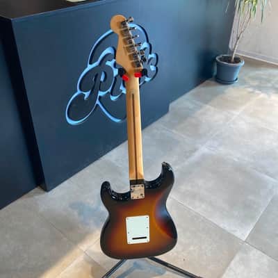 Fender American Standard Stratocaster with Rosewood Fretboard 2008 - 2016 - 3-Color Sunburst image 2